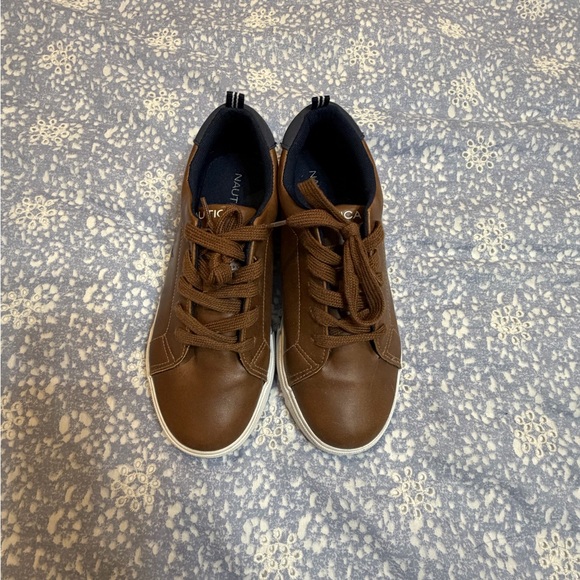 Nautica Boy’s Brown Lace-Up Sneakers - Picture 2 of 7